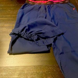 Koi Lite size Medium Navy Scrub Set.